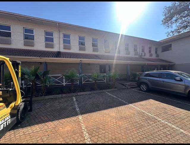 5,000M² BUSINESS CENTRE FOR SALE IN KEMPTON PARK CENTRAL
